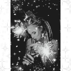 Meet your Seller, Mona ✨🖤🥀